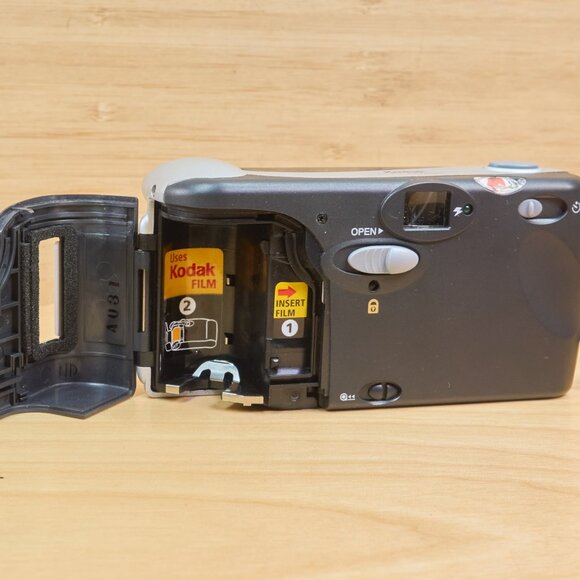 Kodak EasyLoad 35 KE30 Zoom Point And Shot 35mm Film Camera - Picture 7 of 8